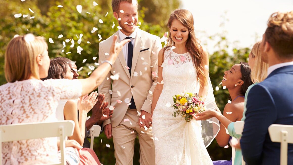 You need to Search for the Perfect Outside Wedding Ceremony