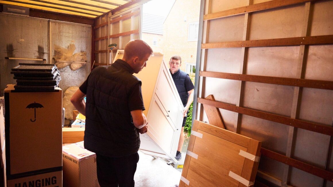 How to Choose a Reliable Cross-border Moving Company?